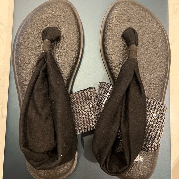 Sanuk Sling - Black Sequin Slides - Picture 9 of 10